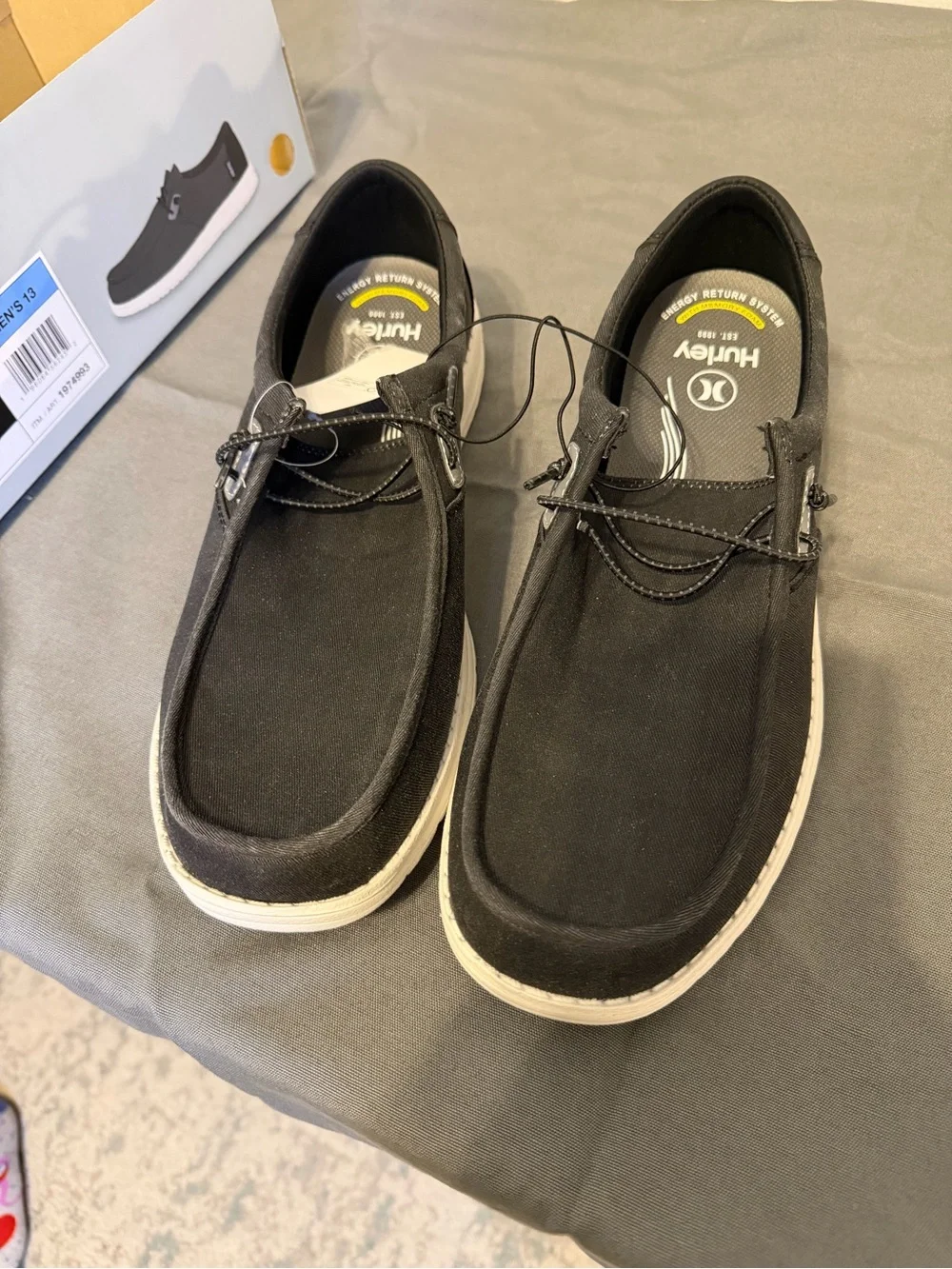 Hurley Nesota Shoes in Black with White Sole
